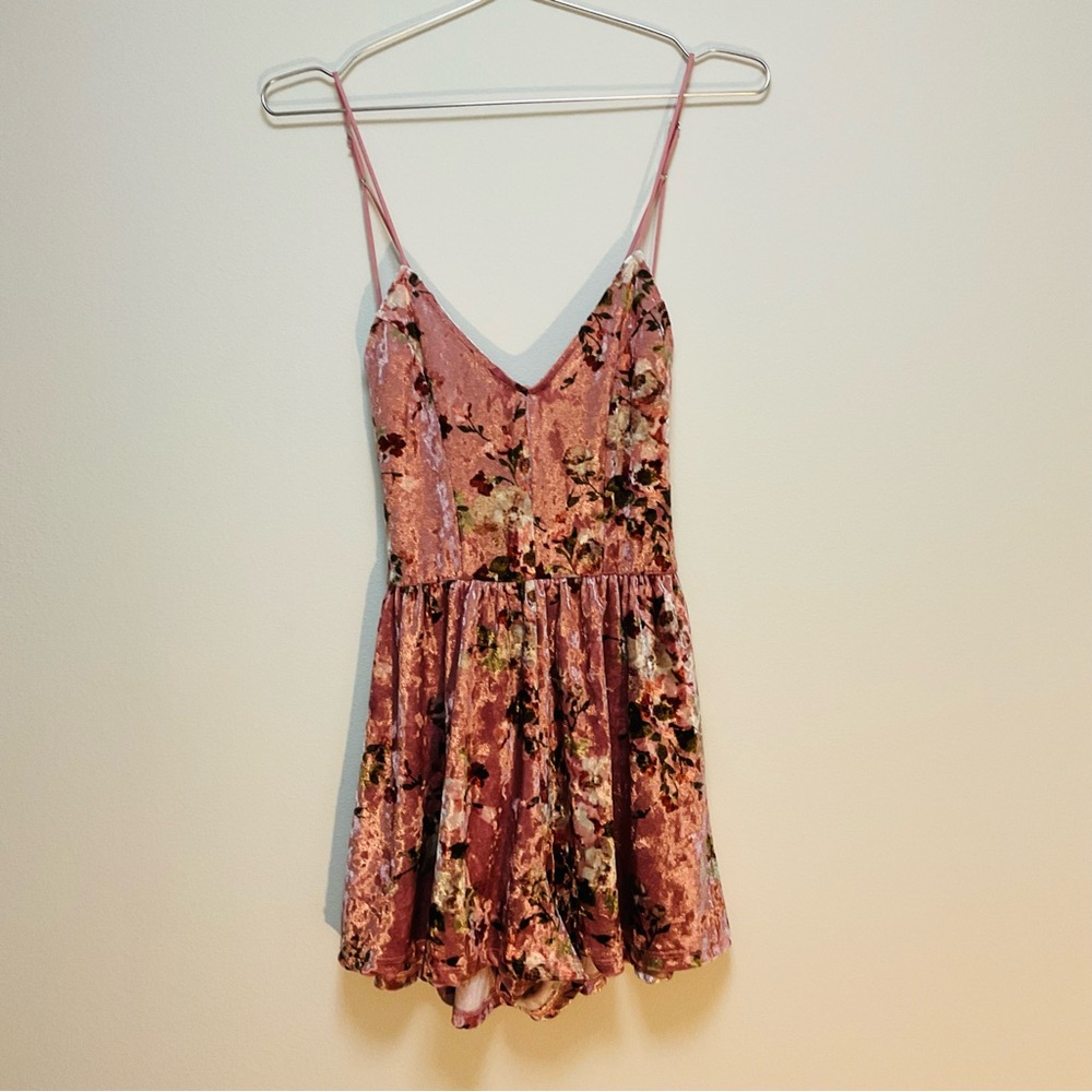 PacSun LA Hearts pink crushed velvet floral print strappy rompe Size Small. - Picture 11 of 11